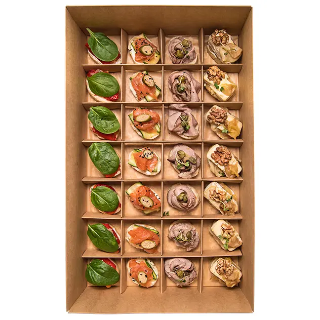 Большое ассорти брускетт с вителло тоннато, лососем и бри